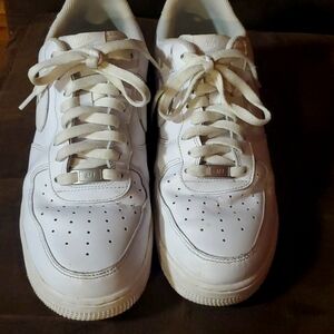 NIKE AIRFORCE 1 ALL WHITE LIKE NEW